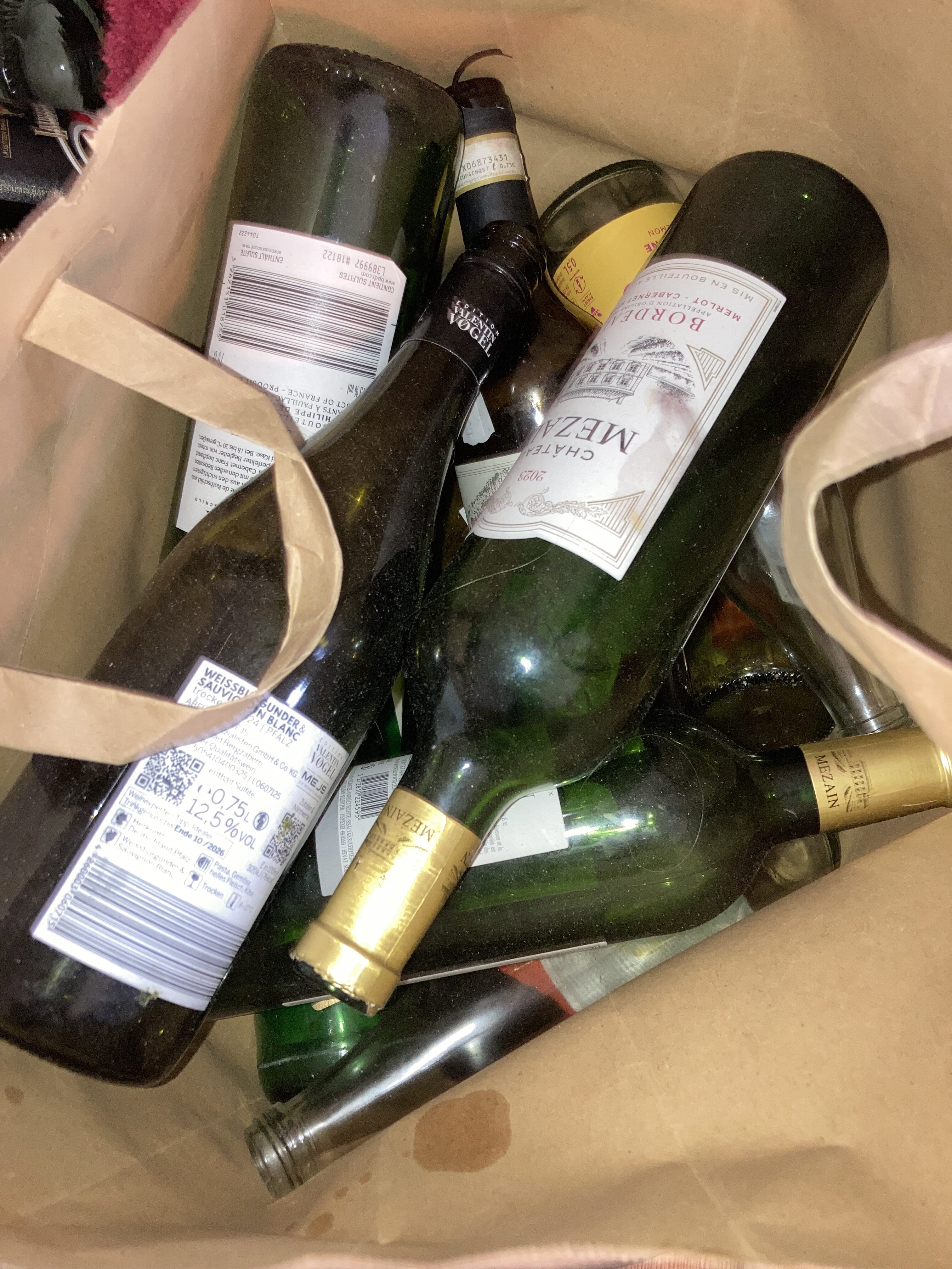 Heute offen, weil gestern geschlossen, wegen vorgestern und vorvorgestern. Der Rausch auf Wineparty